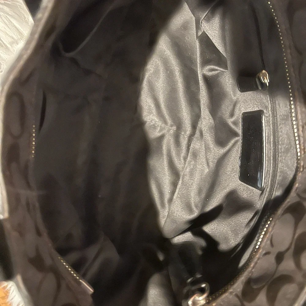 Coach East /West handbag - Picture 5 of 9
